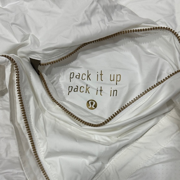 Lululemon Women's White Hooded Jacket - Picture 3 of 6